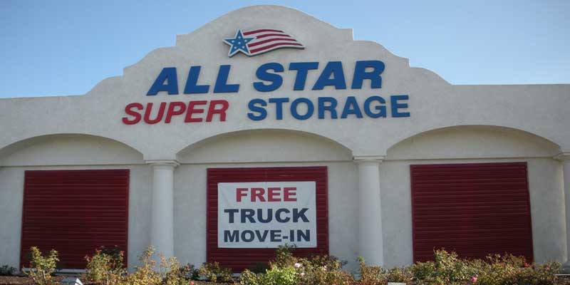 All Star Super Storage is centrally located in Hemet at the corner of Lyon & Acacia Avenues at 302 S. Lyon Avenue.
